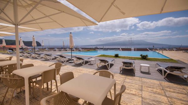 hôtel piscine Açores séjour dauphin